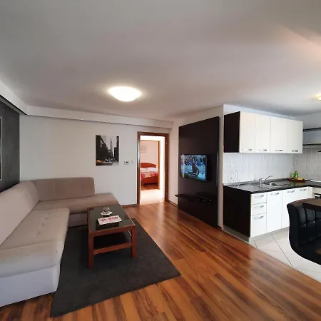 Gogo A3+1 * Novigrad (Istria)